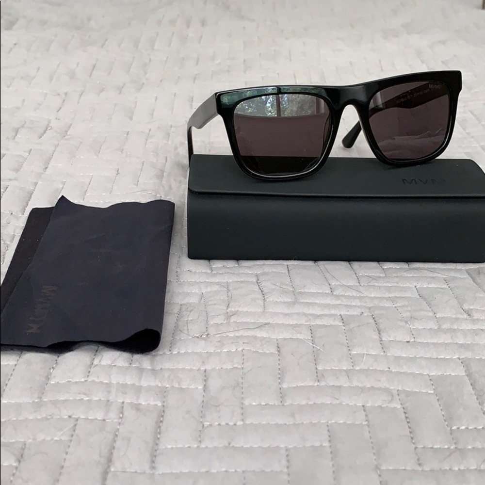 MVMT Highball Black + Grey Lens Polarized